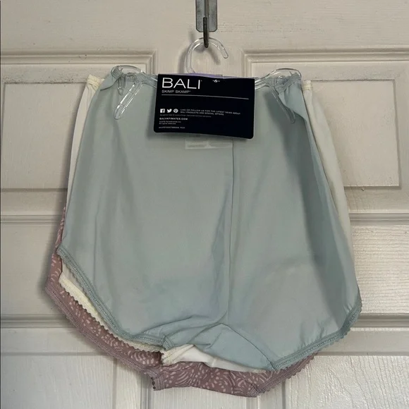 NWT Bali skimp skamp 3 pack brief panty set size medium - Picture 3 of 5